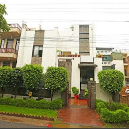 Hotel Pacific Inn Huda City Centre Gurgaon Bagian luar foto